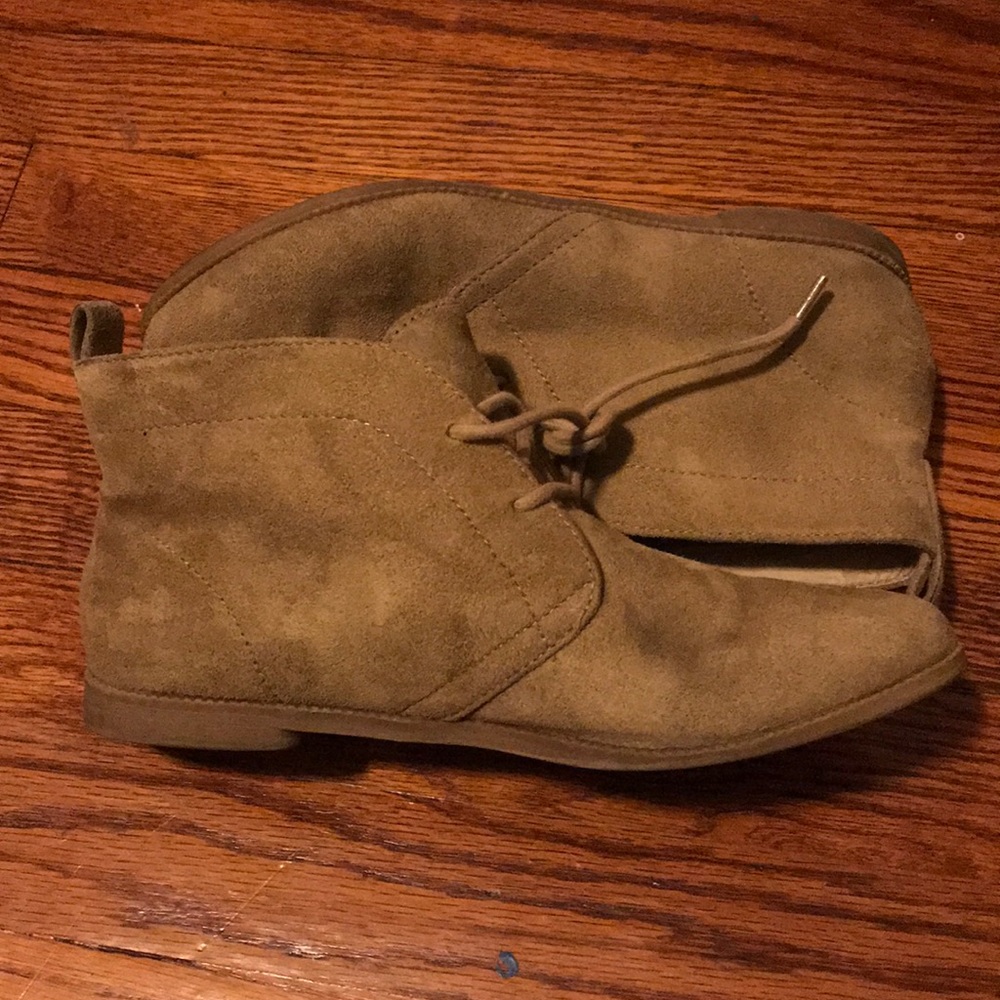 “Chukka Boots”